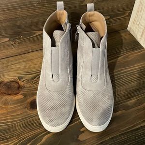 Linea Paulo wedge sneaker women’s 7